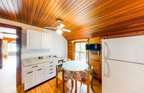 Charlotte Cottage | Dog-friendly retreat with porch, kayaks, & amazing views - right on the water