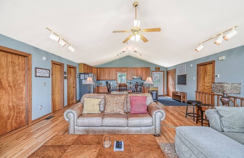 Mineral House | Dog-Friendly Retreat W/Lake Views, Large Deck, Game Room, & High-Speed WiFi