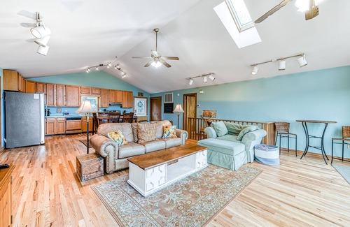 Mineral House | Dog-Friendly Retreat W/Lake Views, Large Deck, Game Room, & High-Speed WiFi