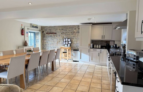 Newton Grange House | Dog-Friendly Stone Cottage with Hot Tub for Eight People