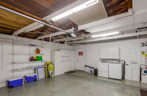 La Jolla Mesa House | Dog-friendly vacation retreat w/private hot tub, central AC, WiFi, firepit, deck