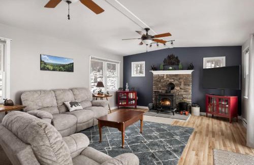Great Cacapon Ski Chalet | Dog-Friendly w Hot Tub, Fire Pit & River Access