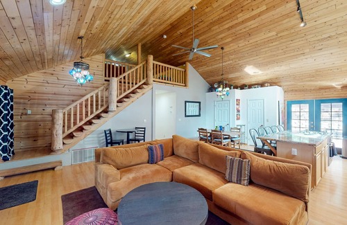 Forest Meadows House | Dog-friendly woodland cabin with fireplace, 2 decks & great location