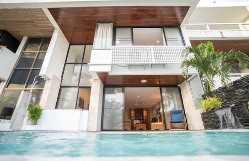 Jomtien Villa | Dojo pool villa beach front and sea view