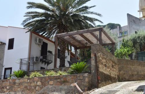 Sant'Ambrogio Apartment | Dolce Vacanza