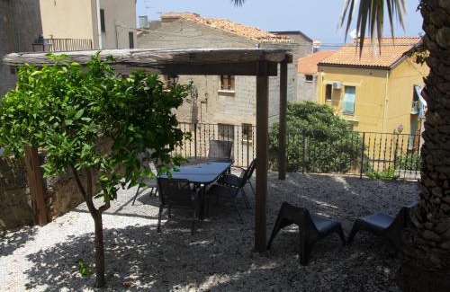Sant'Ambrogio Apartment | Dolce Vacanza