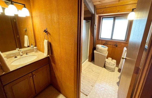 Lake Forest Cabin | Dollar Point Mountain Modern Cabin!