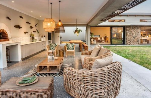 Hartbeespoort Apartment | Dolls Eqiv