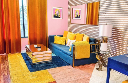North Nashville Apartment | Dolly's Art Deco: Luxe Stay Near Broadway