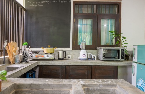 Hikkaduwa Bed & Breakfast | Dollyz Home