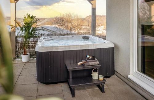 Gerolstein House | Dolomites Bungalow Eifelsteig w view Terrace BBQ