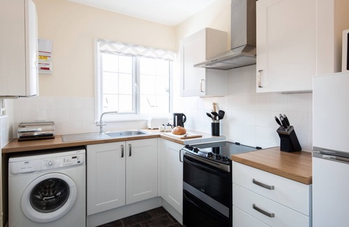 Thorpeness Cottage | Dolphin Apartment - sleeps 3 guests in 2 bedrooms
