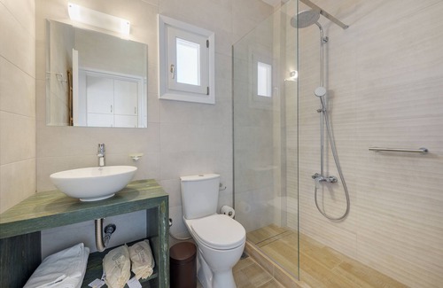 Galissas Hotel | Dolphin Bay Seaside Resort & Suites