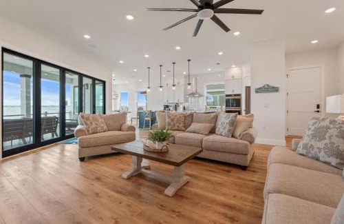 Caribbean Isle House | Dolphin Cove