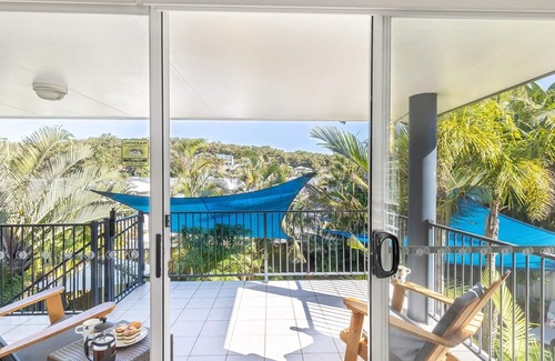 Salamander Bay House | Dolphin Lagoon, 196 Soldiers Pt Rd - Luxury Escape