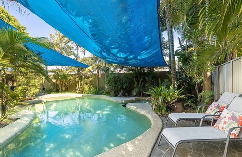 Salamander Bay House | Dolphin Lagoon, 196 Soldiers Pt Rd - Luxury Escape