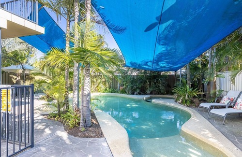 Salamander Bay House | Dolphin Lagoon, 196 Soldiers Pt Rd - Luxury Escape