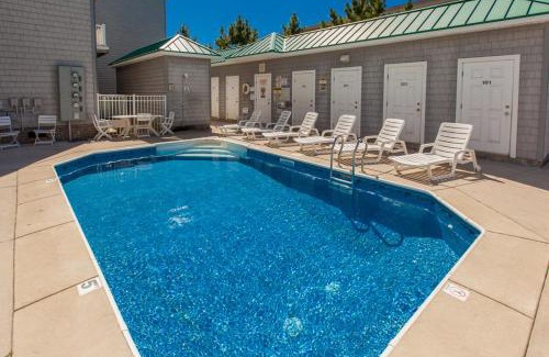 Sandbridge Apartment | Dolphin's Run 204 DSS