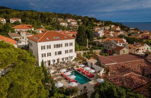 Veli Losinj Hotel | Dolphin Suites