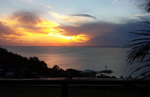 Brisbane Waterfront Apartment | Dolphin view Apartments