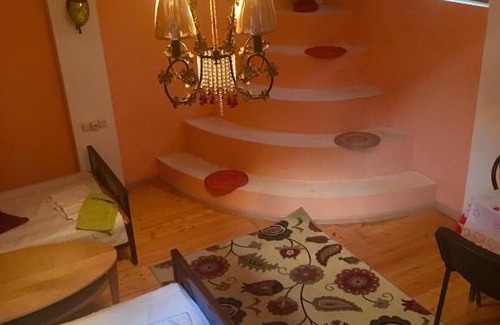 Zapadnyy okrug Hotel | Dom na Naberezhnoy 202