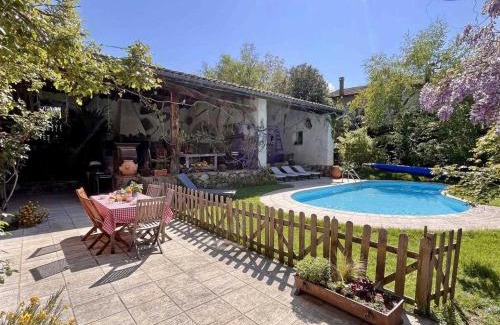 Essertines-en-Donzy House | Domaine de Campagne : Gîtes, Piscine et Spa, Animaux Bienvenus - FR-1-496-364