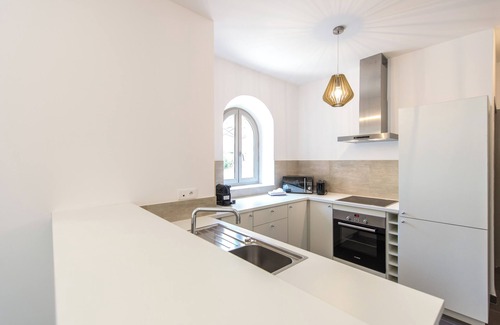 Chateauneuf-le-Rouge Cabin | Domaine de la Galinière