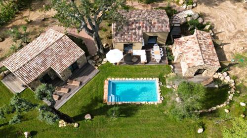 San-Gavino-di-Carbini Villa | Domaine de Gialla Bergerie I Pini, 8 pers, piscine chauffée, 10 mn plage