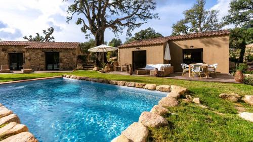 San-Gavino-di-Carbini Villa | Domaine de Gialla Bergerie I Pini, 8 pers, piscine chauffée, 10 mn plage