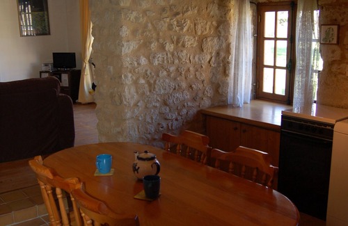 Saint-Cernin-de-Labarde Cottage | Domaine de Pemontier - Le Pigeonnier (sleeps 4 in 2 bedrooms)