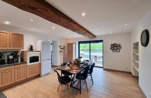 Pouilly-les-Feurs Cottage | Domaine du Chaffat: Spacious lodgings with pool, pets allowed, wifi