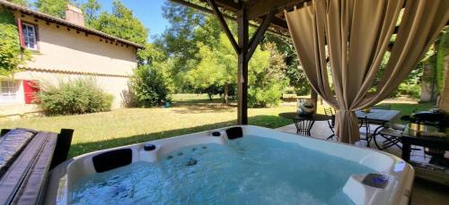 Saint-Colomb-de-Lauzun House | Domaine du Cedre Eternel