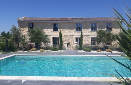 Saint-Louis-De-Montferrand House | DOMAINE DE GUILLEMIN