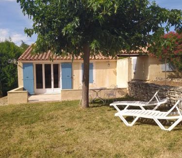 Chamaret Apartment | Domaine Guiton Cerise noire