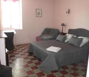 Maubec Bed & Breakfast | Domaine Jardin d'En Naoua