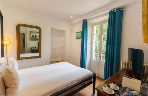 Nyons Bed & Breakfast | Domaine La Tour - SPA - Jacuzzi - Sauna - Massage - 4 SAISONS - Piscine Chauffée Toute l'année - Heated POOL - 800m City Centre Nyons
