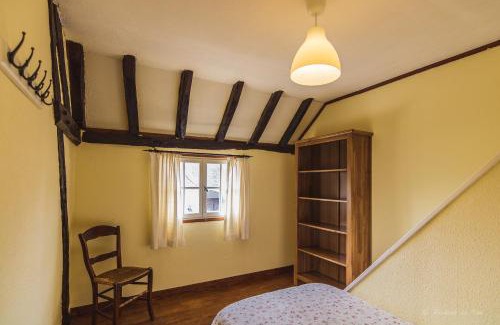 Perpezac-le-Blanc House | Domaine Leyvinie, gite Mourvedre, close to the Dordogne