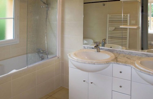 Pont-de-Larn House | Domaine Royal Green V810I by Interhome