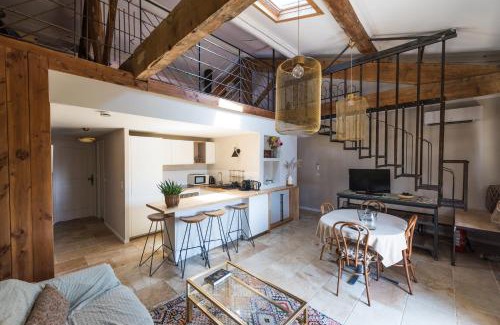 Meze Apartment | Domaine Sesquier