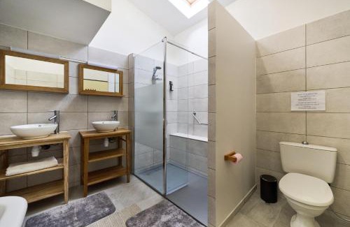 Roquetaillade House | Domaine - Vignoble - Jacuzzi - Sauna - 14 à 18 pers