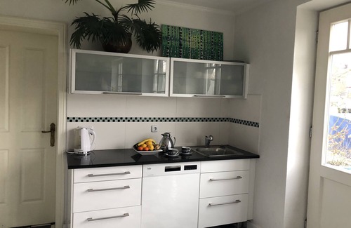Friedrichstadt Apartment | Domicile on the canal in Friedrichstadt n. North Sea, for 2-4 people