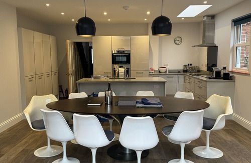 Seaview House | Domik super modern home, 4 ensuite bedrooms, garden, pet friendly