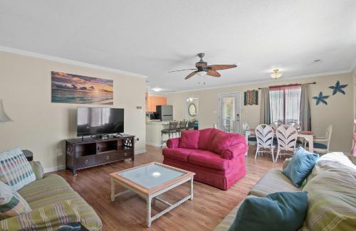 Myrtle Beach House | Domingos Beach Bungalow- Surfs Up