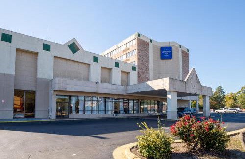 Sandston Hotel | Dominion Inn and Suites