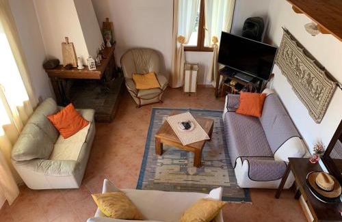 Uri House | Domo in Pianos