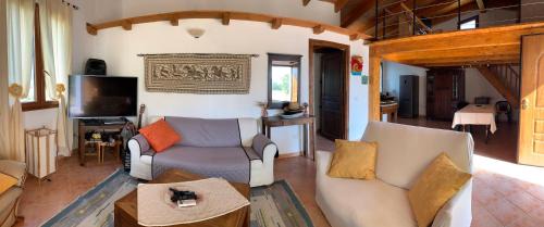 Uri House | Domo in Pianos