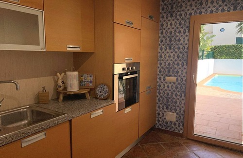 Burgau Villa | DomusIberica Casa Bonita - A/C, Wi Fi, private pool, a short walk to the beach!