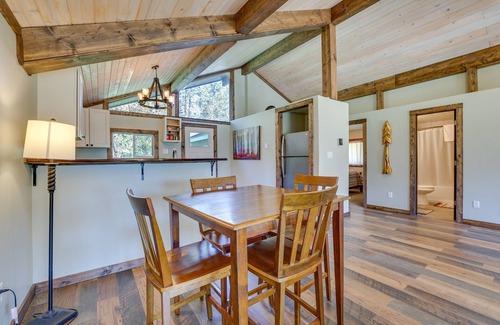 Donnelly Cabin | Donnelly Cabin w/Fire Pit: 5 Mi to Boat & Ski!