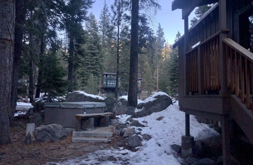 Donner Lake Woods Cabin | Donner Creekside Cabin