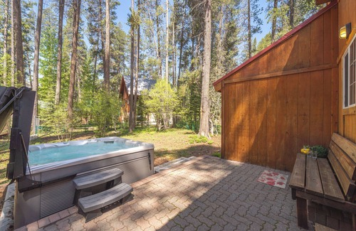 Truckee House | Donner Lake Getaway5-bedroom, 3-bathroom home perfect for up to 10 guests